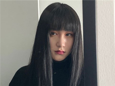 锤娜丽莎旧照被扒，和现在对比判若两人！