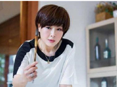 单亲妈妈恬妞情史遭扒，独自带女前夫都有谁？