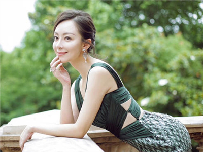 许榕真家庭背景强大，狗仔拍到不敢发？