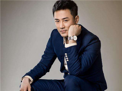 林峯当爸,微博晒与张馨月创意孕肚照告白妻子