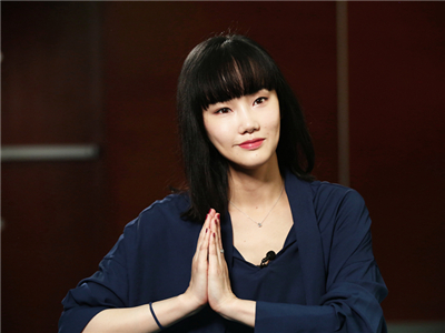 黄龄是怎么出道的, 有转音歌姬美誉曾是排球选手