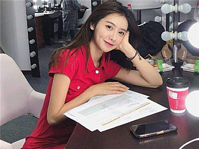 美娜是哪里人？ 女主持美娜男友是富二代秦奋吗