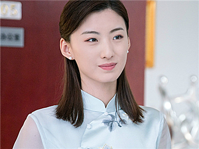高睿菲儿是两个人还是一个人？ 名字是艺名？