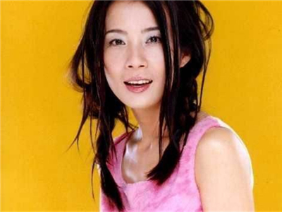 岳翎现在的照片, 琼女郎岳翎退圈后嫁给了他！