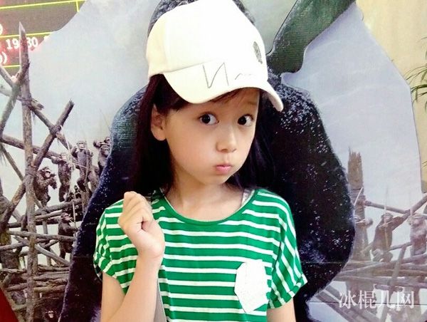 小戏骨钟宝儿个人资料年龄微博古装照 爸爸妈妈是谁家庭背景介绍
