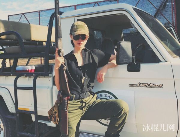 女战狼伊琳个人资料微博性感照 一站到底伊琳特种兵女装帅呆