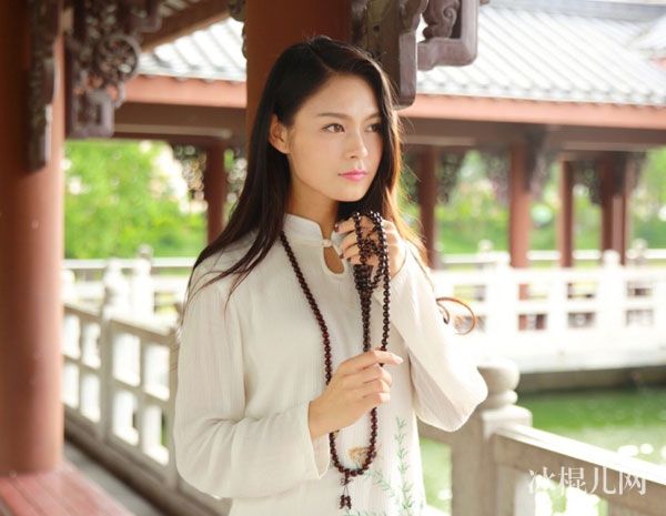 非诚勿扰张嘉君个人资料年龄简介张嘉君微博靓丽时尚照片