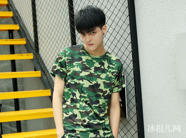 星动亚洲李一峰个人资料女友是谁 大眼仔李一峰微博帅气生活照