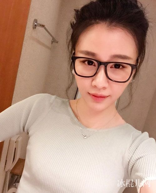 斗鱼dota解说员pc冷冷照片事件冷雨萱个人资料简介微博生活照