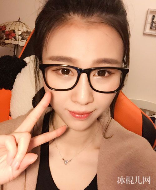 斗鱼dota解说员pc冷冷照片事件 冷雨萱个人资料简介微博生活照