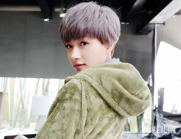 万茜和江一燕对比照片好像啊 万茜江一燕什么关系揭秘