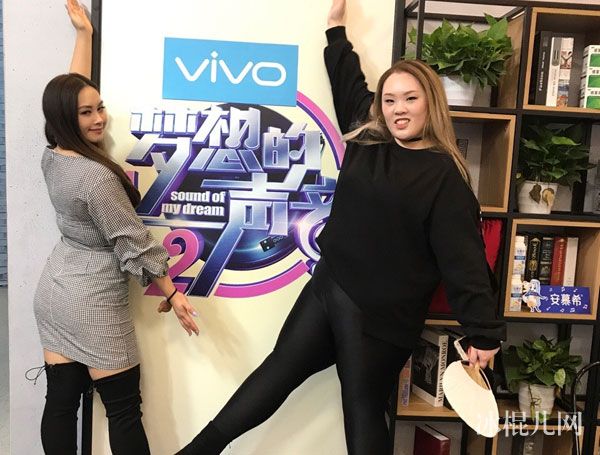 梦想的声音邝氏姐妹亲密合影 邝峻瑶邝恩瑶个人资料微博生活近照