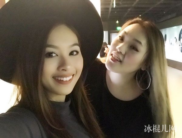 梦想的声音邝氏姐妹亲密合影 邝峻瑶邝恩瑶个人资料微博生活近照