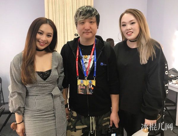 梦想的声音邝氏姐妹亲密合影 邝峻瑶邝恩瑶个人资料微博生活近照