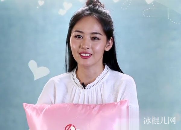 什分完备晓洁林君俊牵顺手成 香甜点师晓洁团弄体材料身残年纪相片