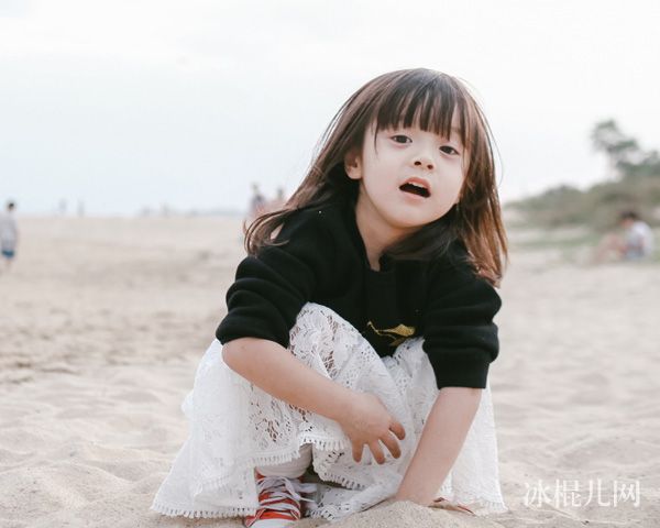 哈琳个人资料几岁了哪里人真名叫什么 天天向上哈琳爸爸妈妈父母是谁