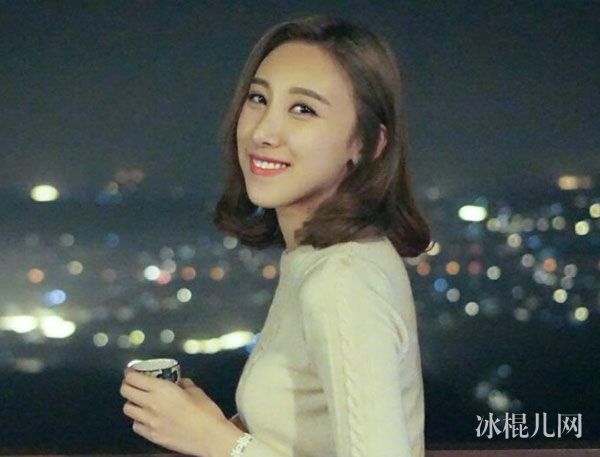 香港歌手许靖韵结婚了老公是谁 天籁之战许靖韵个人资料微博近照