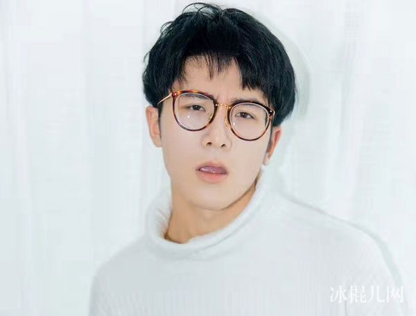 非常完美刘易正哪里人个人资料简介微博照片 魅力型男刘易正曾被表白