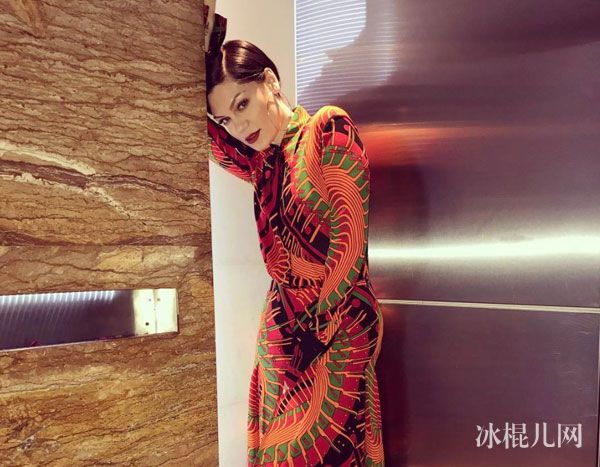 jessie j为什么不红得了什么重病 我是歌手jessie j男友是谁个人资料