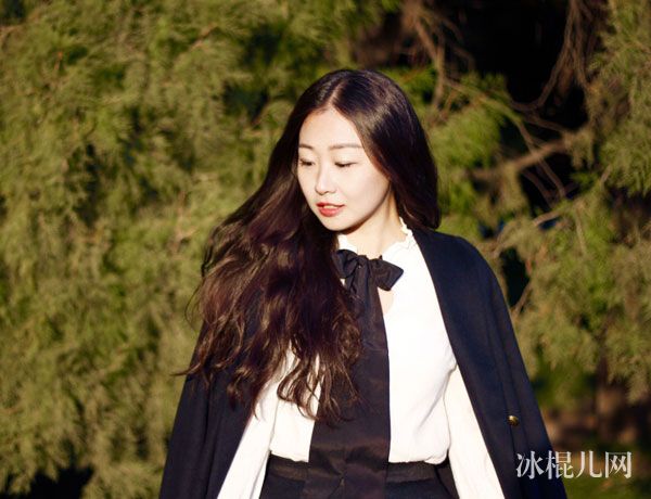 非诚勿扰何洁琼个人资料年龄身高简历 商务媒介何洁琼微博生活照