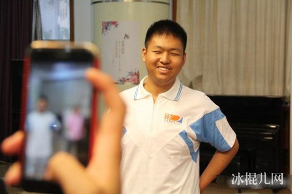 陕西理科状元郑书豪被清华大学录取 最强大脑郑书豪个人资料家庭背景