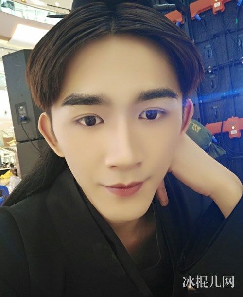 非诚勿扰李裕鹏个人资料年龄身高简介 李裕鹏帅气生活照酷似明星