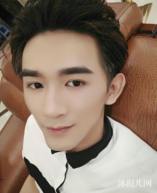 非诚勿扰李裕鹏个人资料年龄身高简介 李裕鹏帅气生活照酷似明星