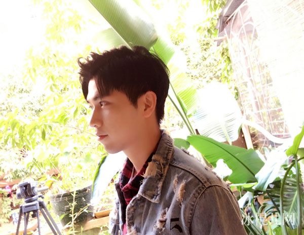 Ů˭ һվ׼Aaron߼