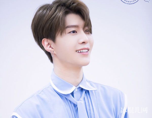 范丞丞到底是谁的孩子 偶像练习生范丞丞个人资料年龄简介