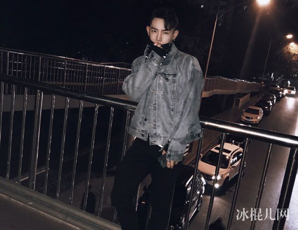 偶像练习生甘俊同学整容了吗 甘俊个人资料简介微博照片曝光