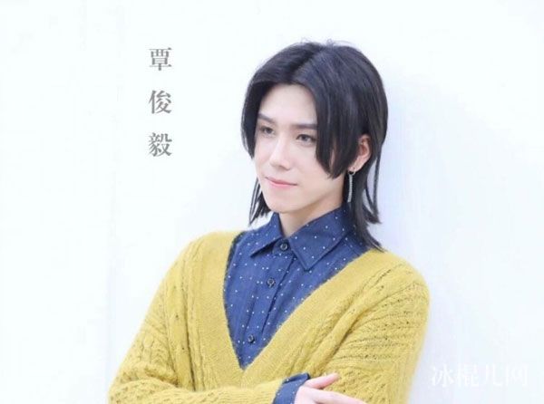 覃俊毅鼻子整容了吗 黑桃大人覃俊毅是广西哪里人个人资料简介