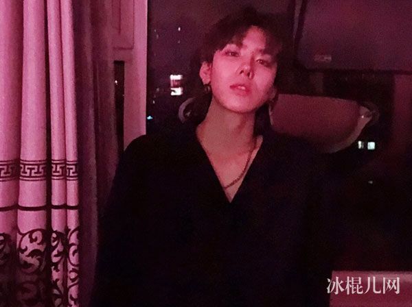 覃俊毅鼻子整容了吗 黑桃大人覃俊毅是广西哪里人个人资料简介