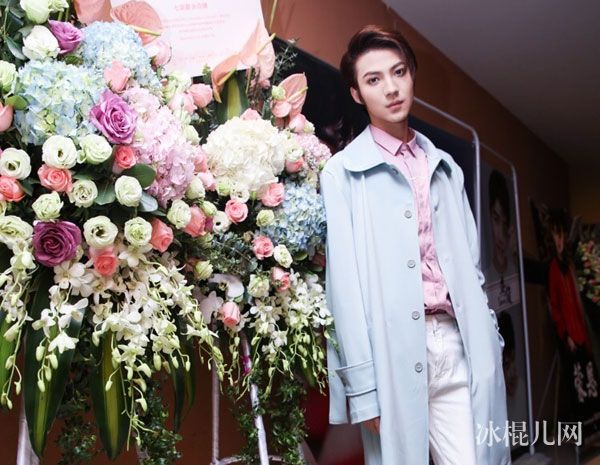 cosmos徐鹤尼年龄多少岁外号叫什么 演员徐鹤尼个人资料简历