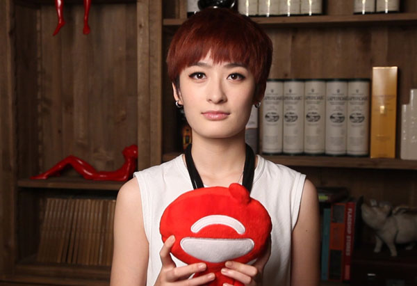 在目前热播的节目《晓说》中,高晓松还提起了曾轶可,说当时就是很喜欢