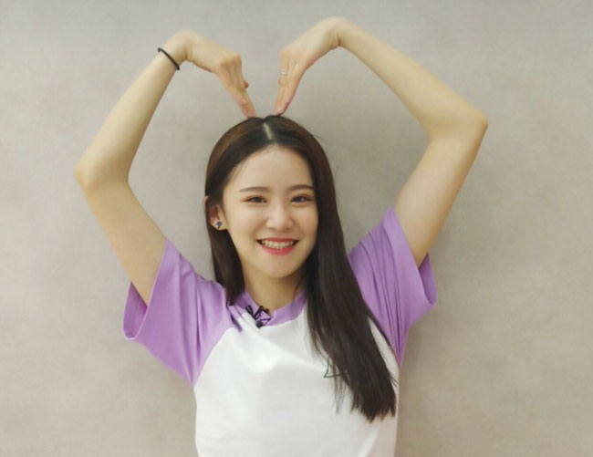 创造101mena是浙江哪里人 mena邵西蒙那个人资料年龄身高介绍