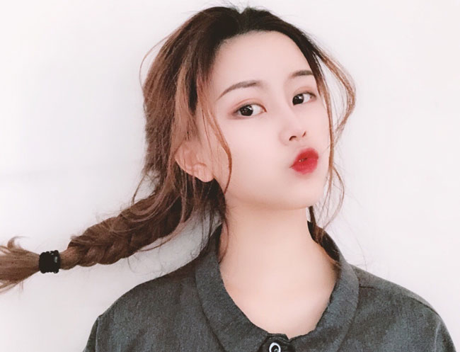 麦小兜真名叫什么个人资料多大了 麦小兜本兮照片对比被质疑