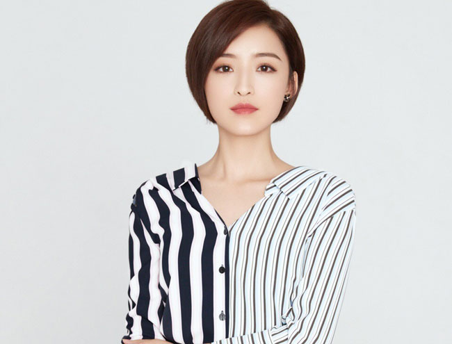 杨茗茗天下足球丝袜腿好漂亮杨茗茗个人资料年龄多大介绍照片