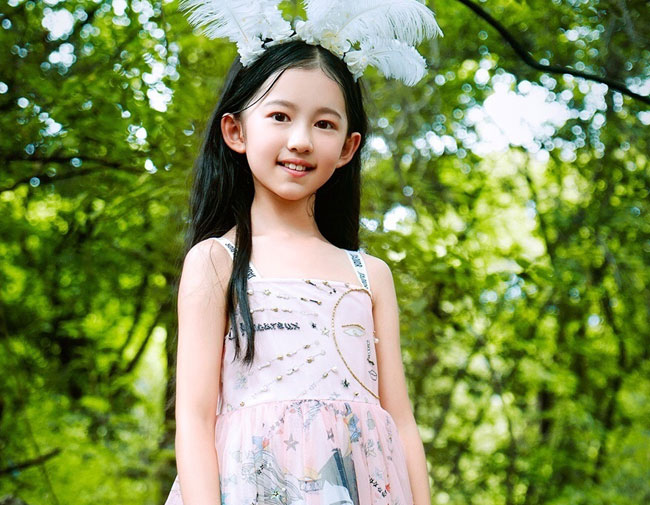小扶摇吕晨悦个人资料身高介绍 吕晨悦妈妈是谁大尺度生活照片