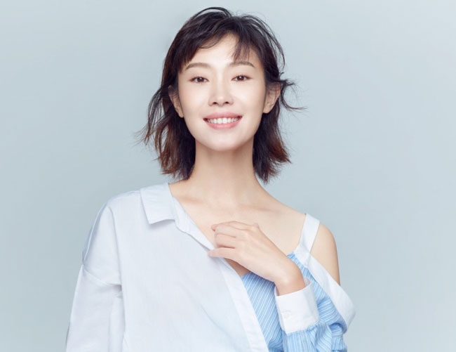 先后就读于北京舞蹈学院附中及北京舞蹈学院,王佳佳毕业以后并没有像