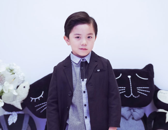 六安卢思宇怎么成名的 演员卢思宇谁的儿子父母是谁资料介绍