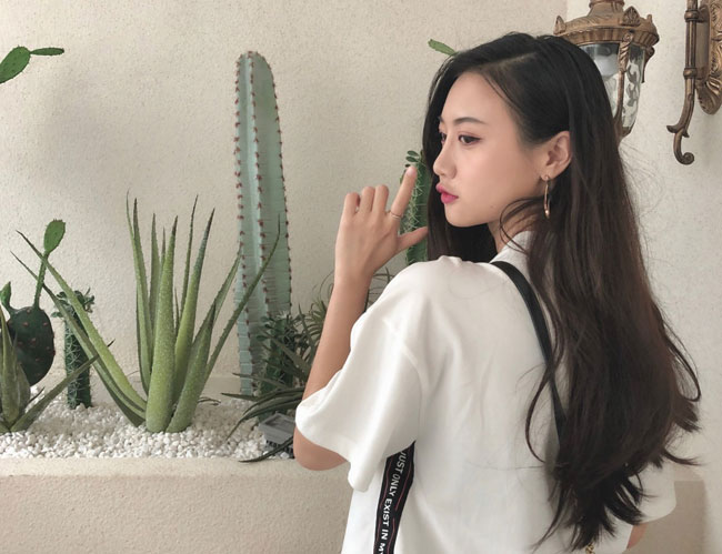 讲真的曾惜哪个学校的 女歌手曾惜个人资料胸围微博照片曝光