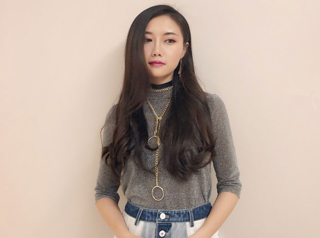 讲真的曾惜哪个学校的 女歌手曾惜个人资料胸围微博照片曝光