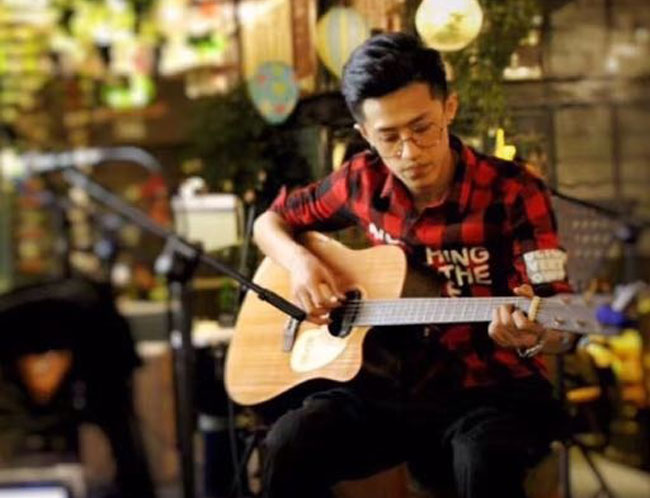 这就是歌唱对唱季张宏宇个人资料介绍 呼麦烟火哥的音乐并非寻常颜色