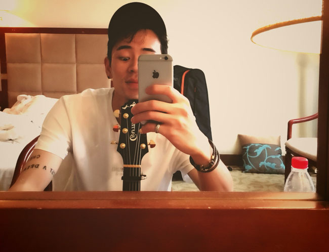 这就是歌唱对唱季罗西贝个人资料介绍 罗西贝-贝爷一个灵魂吉他手