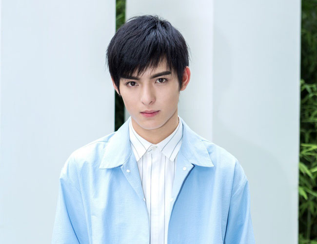 王皓轩年龄多大了是哪里人 详细个人资料背景曝光身高多少介绍