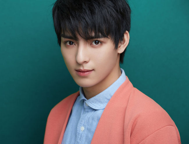 王皓轩年龄多大了是哪里人 详细个人资料背景曝光身高多少介绍