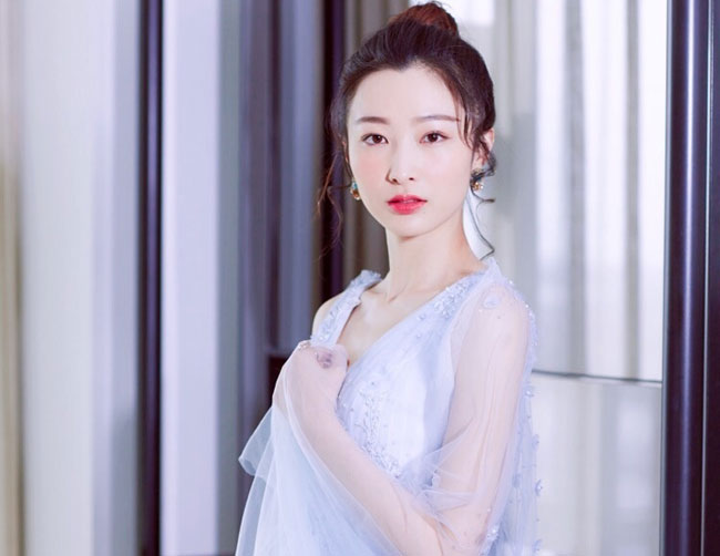 王梓桐几几年出生的今年多少岁 她是哪里人个人资料简介老公是谁