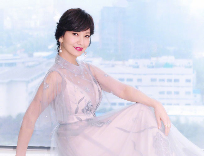 不老女神赵雅芝年龄多大 白娘子赵雅芝为助新人变身骊山圣母