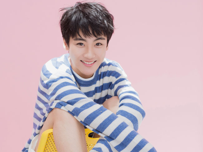 边程现在的照片曝光身高疯长 现在长得好精致个人资料父母背景介绍