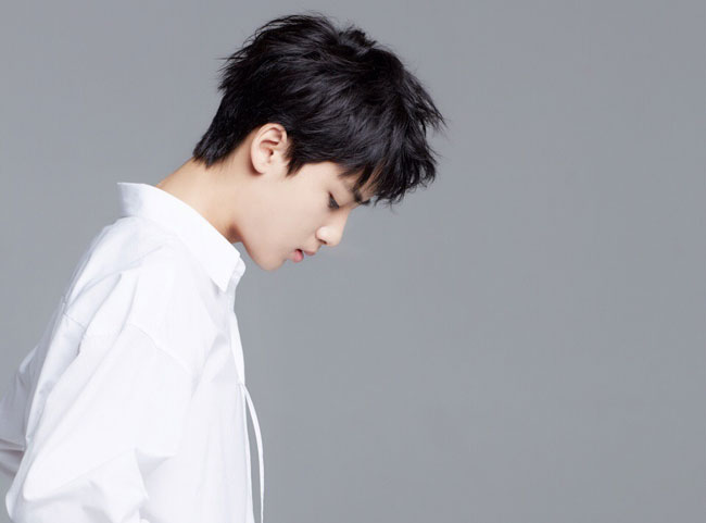 边程现在的照片曝光身高疯长 现在长得好精致个人资料父母背景介绍